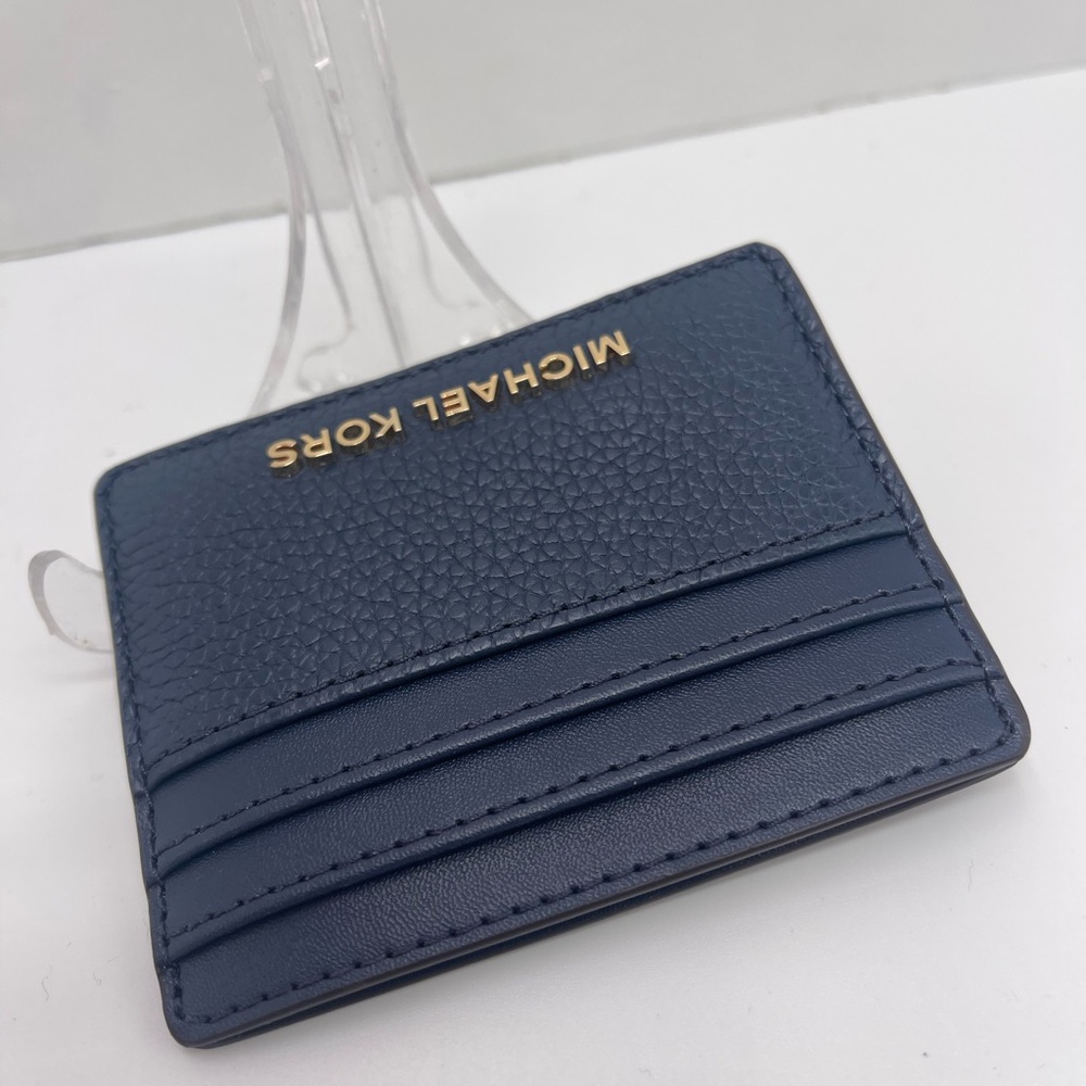 MICHAEL KORS
Large Pebbled Leather Card Holder Case
Navy
NWT - Picture 5 of 16